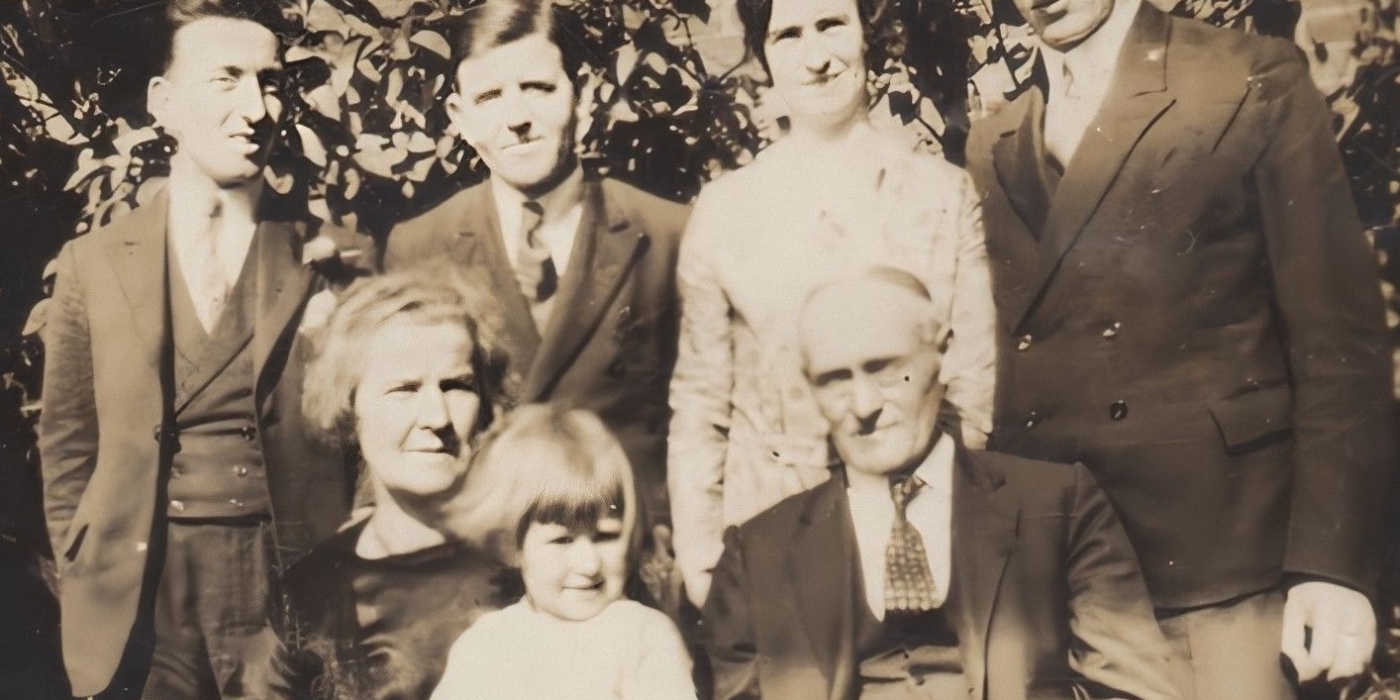Samuel Ernest Stokes, Fanny Richardson, Dorcas Stokes, Howard Walker, Oliver Stokes, Hector Stokes, Eileen Walker